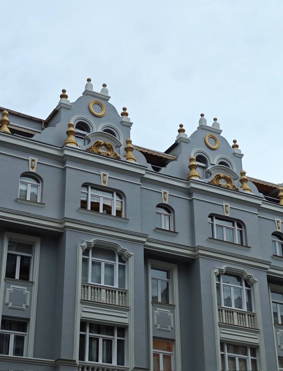 Mirando hacia arriba por Valladolid