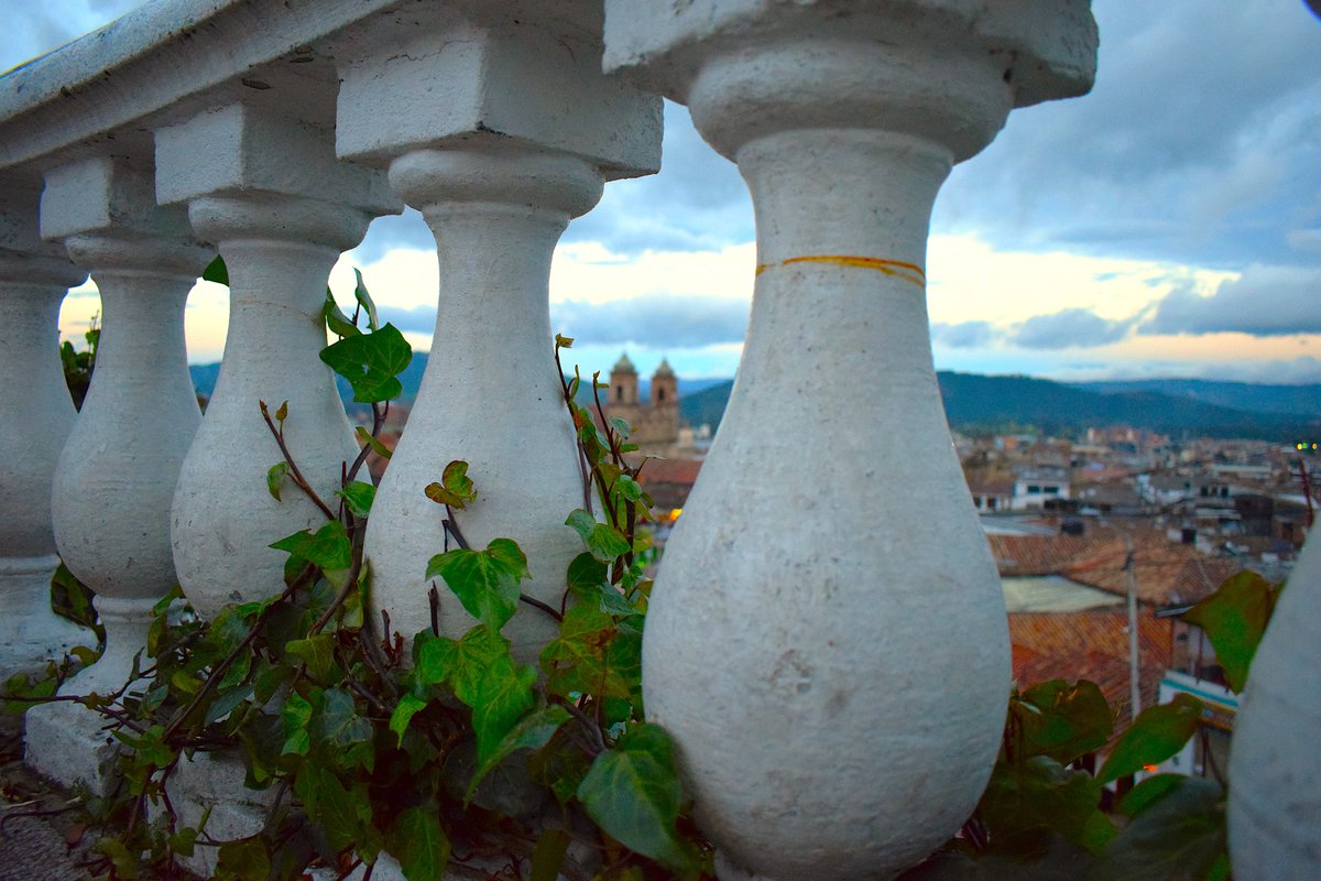 casaquevedoz's tweet photo. "Zipaquirá, la joya escondida en el corazón de Colombia"#TurismoZipaquirá #VisitaZipaquirá https://t.co/wgAQnks52m