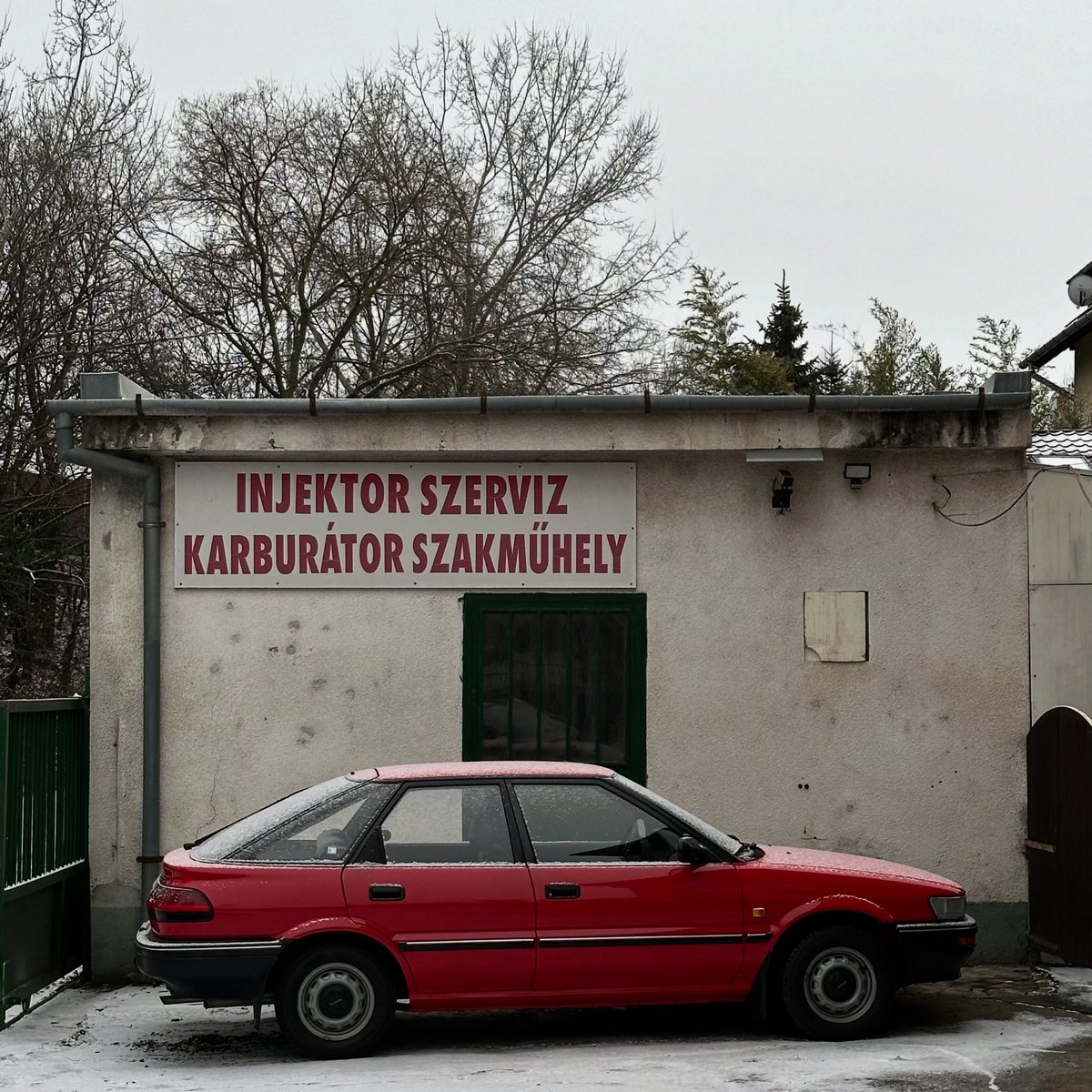 DeadCarWalking's tweet image. Even the most reliable cars need professional servicing.

Toyota Corolla liftback (EE90, 1987-92) spotted in Budapest.

#Toyota #ToyotaCorolla #WorkshopWednesday