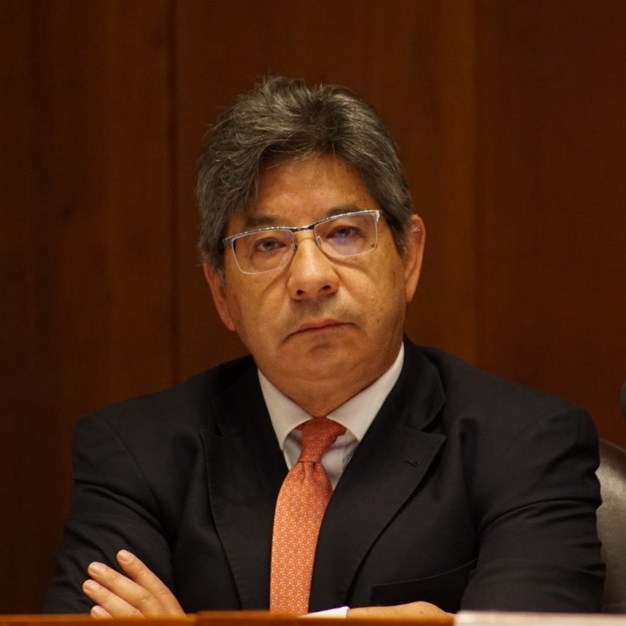 UldaricoChilito's tweet image. Estos son los que demandaron el decreto del salario mínimo: Jaime Alberto Cabal, director de Fenalco y Alejandro Linares, exmagistrado. Cada uno gana más de 50 millones, pero se oponen a que un trabajador se gane 2 millones. La miel para ellos y la mierda para el pueblo.