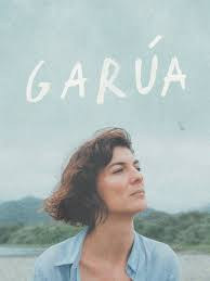 El cortometraje #Garúa, de <a href="/JaviAndradeM/">javier andrade</a> , es una bella y emotiva meditación sobre el duelo en la que se conjugan el aislamiento de la doliente en una comuna turística y la presencia del mar como metáfora de la eternidad.
acoso-textual.blogspot.com/2026/01/dos-po…
En cartelera de <a href="/mz14uartes/">Centro de Producción e Innovación MZ14 - UArtes</a>
