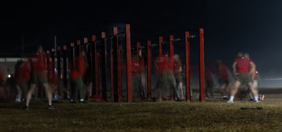 USMC's tweet image. #Marines with Recruit Training Regiment and Weapons and Field Training Battalion participate in a squad competition at @MCRDPI. 

The competition aimed to assess discipline, attention to detail, and warfighting proficiency. 

#MarineCorps #USMC #SemperFi