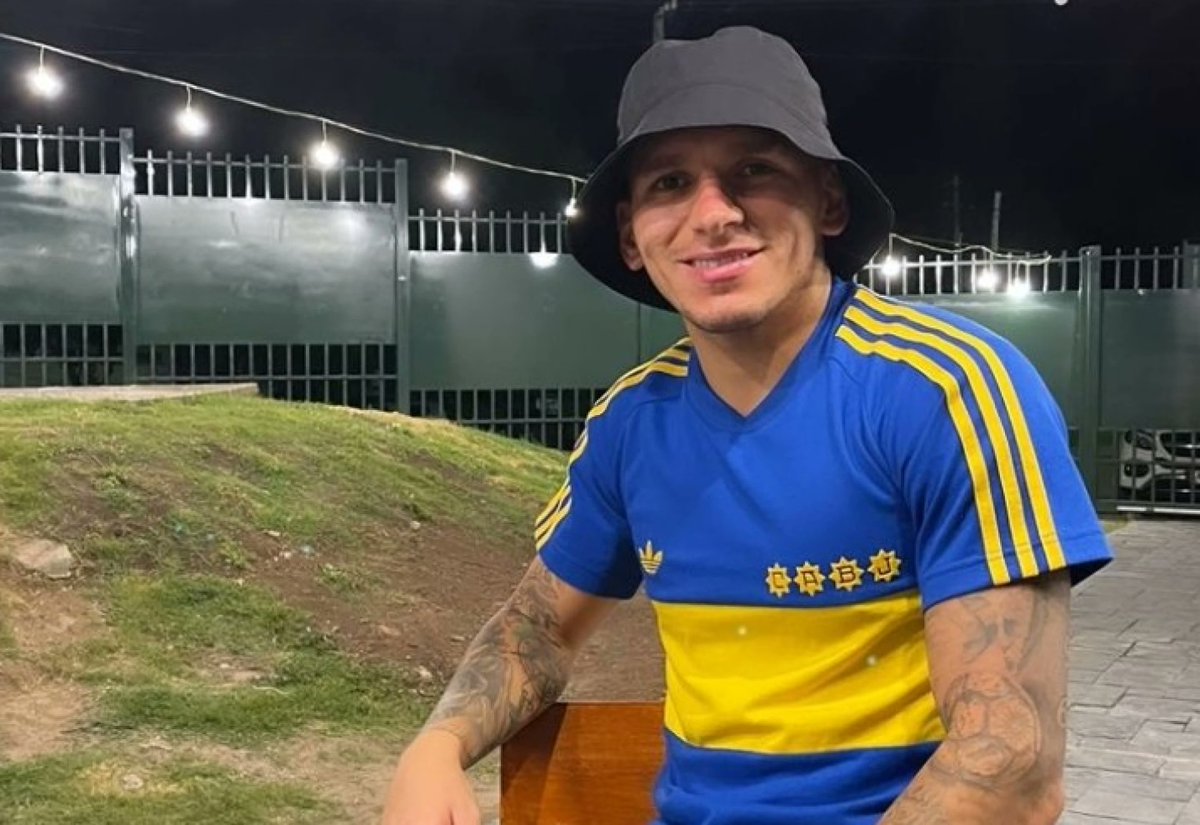 ElEspectadorUy's tweet image. 🎙️ “Uno de mis sueños es jugar en Boca pero ellos nunca se interesaron en mí. Le pido a Edi que me cuente historias de como es el día a día. Pero es entendible que no se interesen en mí. Yo juego en lugares donde me quieran”

🗣️ Lucas Torreira en @lasvoces_futbol por 𝐄𝐥…