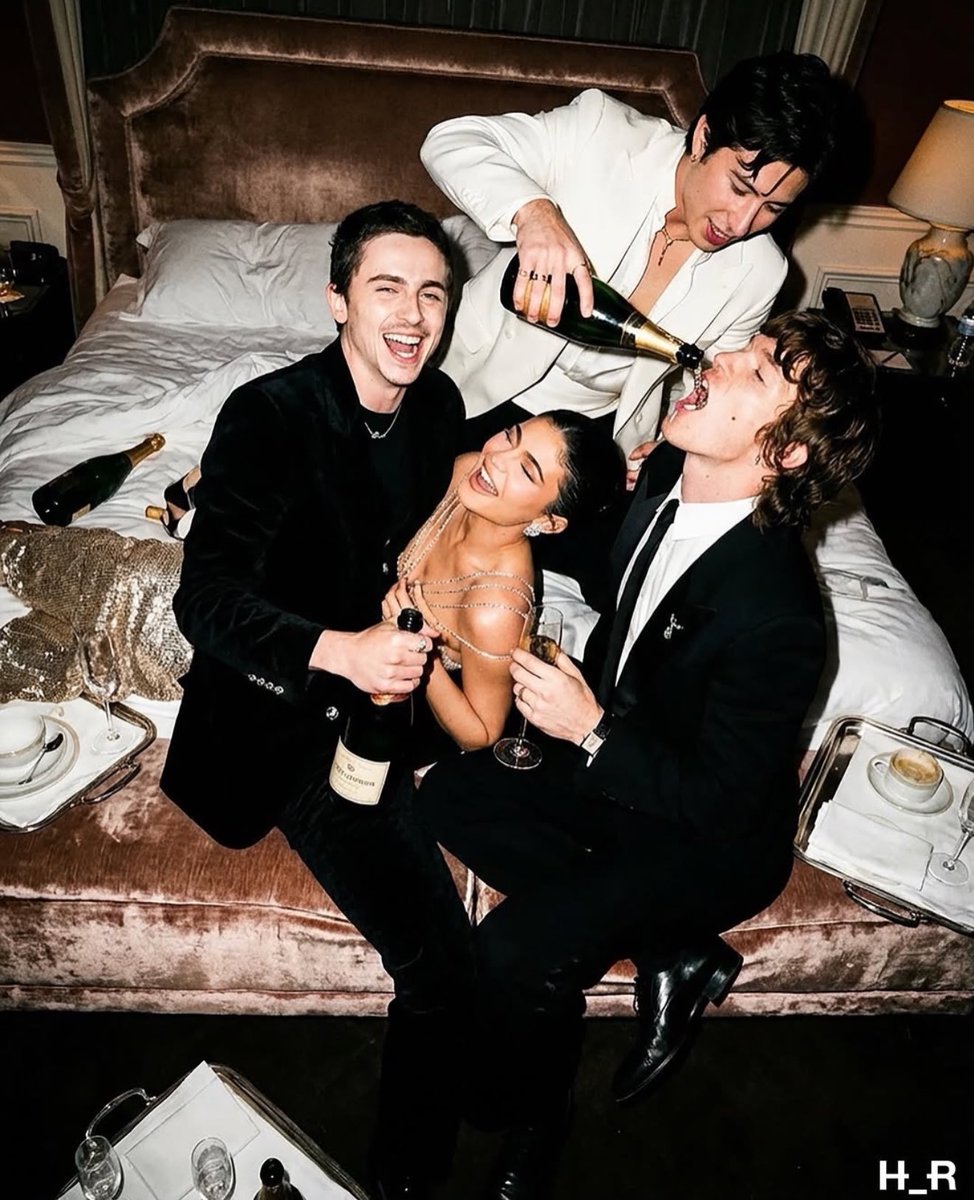 SoyGerardCortez's tweet image. Wow estás fotos del after de los #GoldenGlobes Me habría encantado estar ahi musicalizando ese momento