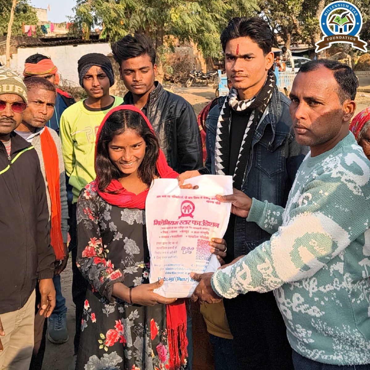 msf4india's tweet photo. मिलेनियम स्टार वस्त्रदान 
📍कैराकादो, गिद्धौर
🗓️ 14 जनवरी
जरूरतमंदों को राहत पहुंचाने के उद्देश्य से गिद्धौर प्रखंड के कैराकादो हरिजन टोला में वस्त्रदान किया गया। वस्त्र पाकर जरूरतमंदों के चेहरे खिल उठे।

~ टीम, मिलेनियम स्टार फाउंडेशन 
UPI: 8986956535
.
#MillenniumStarFoundation https://t.co/Nec4jkpXti