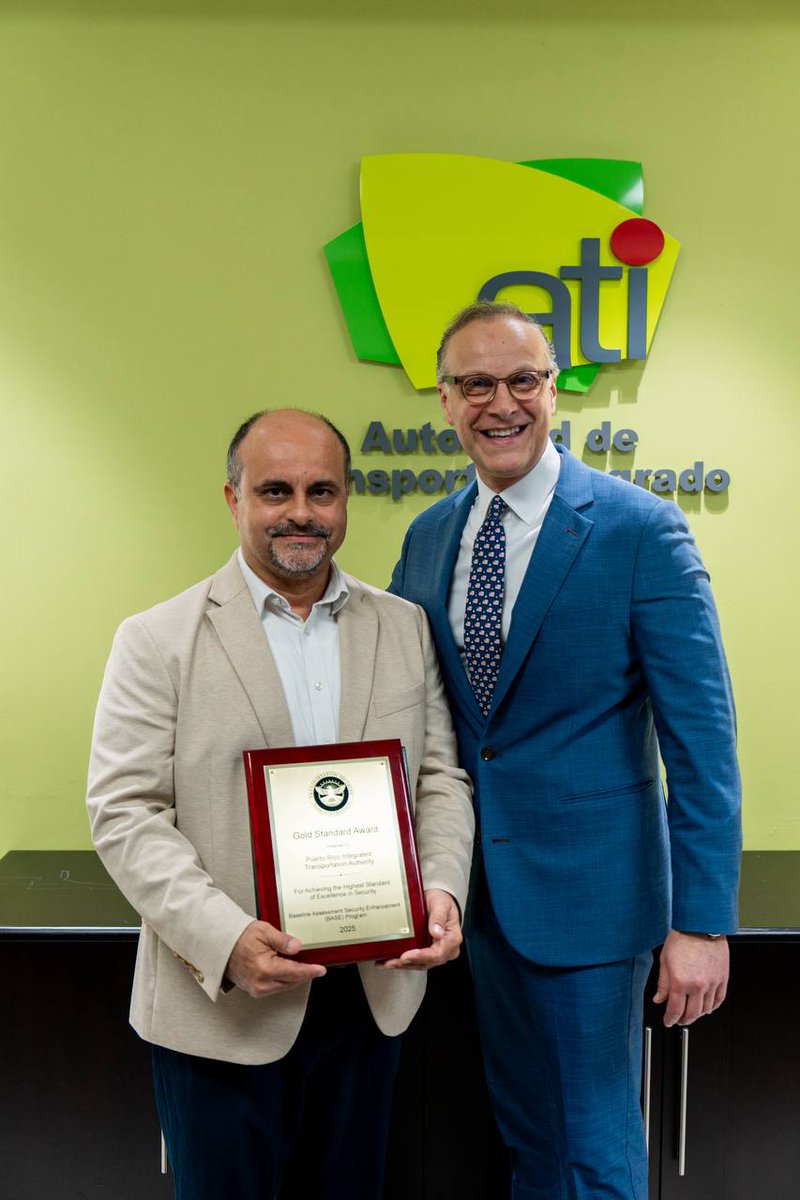 ATIDTOP's tweet image. El Equipo de Seguridad de la ATI recibe el TSA Gold Standard Award, destacando a Puerto Rico entre los mejores sistemas de transporte. Seguridad que se planifica. Seguridad que se reconoce.