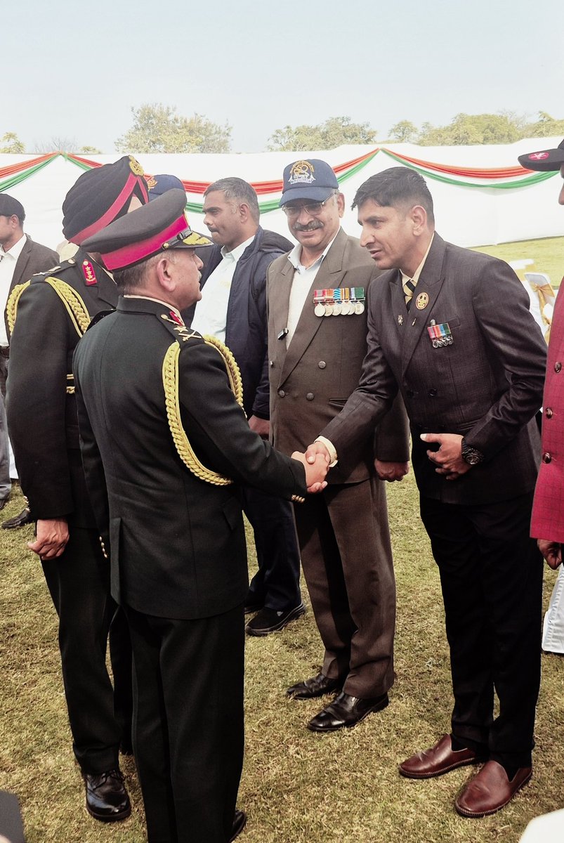 With 𝐆𝐞𝐧𝐞𝐫𝐚𝐥 𝐔𝐩𝐞𝐧𝐝𝐫𝐚 𝐃𝐰𝐢𝐯𝐞𝐝𝐢
  (𝐂𝐡𝐢𝐞𝐟 𝐨𝐟 𝐭𝐡𝐞 𝐀𝐫𝐦𝐲 𝐒𝐭𝐚𝐟𝐟)