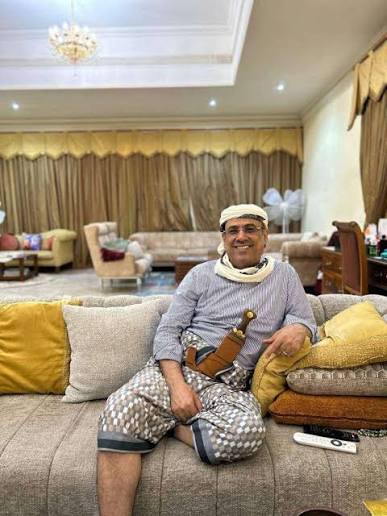 #عدن
الاخ اللواء/ أحمد الميسري هو الأنسب لرئاسة اللجنة التحضيرية للحوار الجنوبي ولرئاسة جلسات ذلك الحوار المزمع عقده في الرياض.فهو وإن اختلف معه احد يظل محترما لنفسه معتد بها....لا يقبل الظلم ولا يذعن لظالم. وقد شاهدنا له مواقف مشرفة داعمة للقضية الجنوبية منذ السنوات الأولى