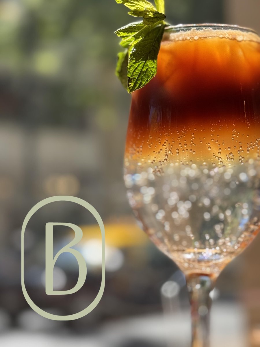 cafe_baez's tweet photo. 🌞34º en CABA, que esperás para pasar por la esquina de Café Báez y refrescarte con un Iced Coffee Tonic ? 🍸
#Cafe #Especialidad #IcedCoffeeTonic #Amigos #CABA #Calor https://t.co/W2wLB2Us7h