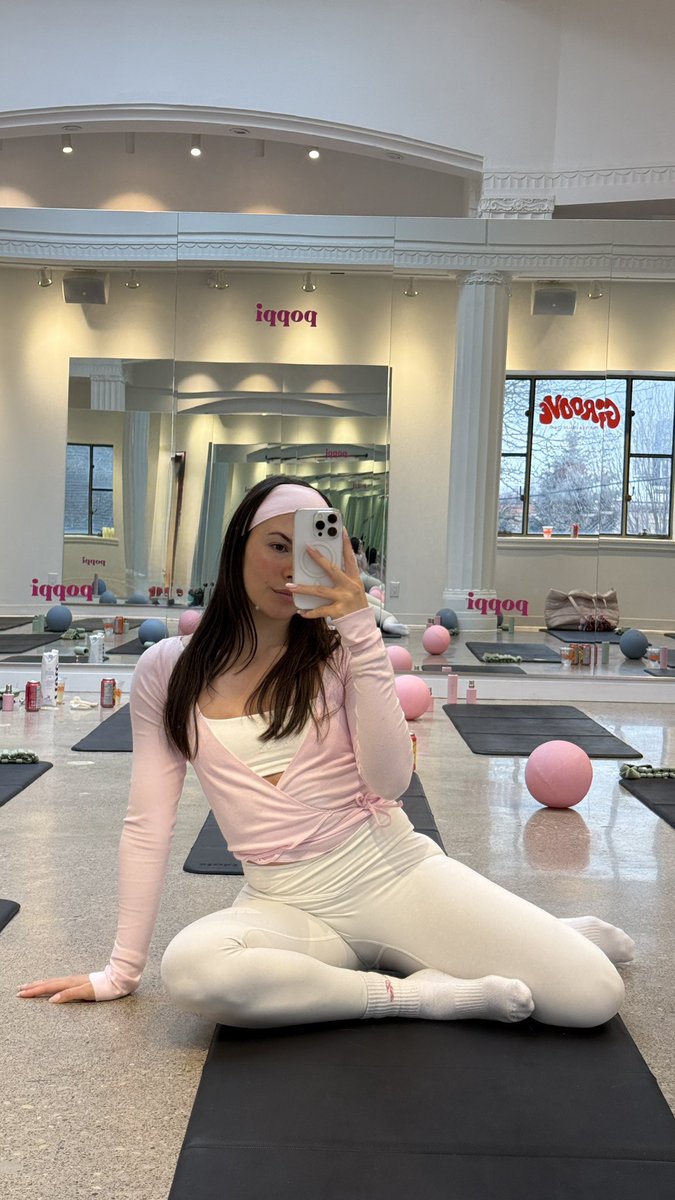 attended my first influencer event of 2026! it was my goal to network and build more relationships with brands and agency’s in Toronto this year and we did it 🥹🤍 <a href="/drinkpoppi/">poppi</a> #UGCcreator