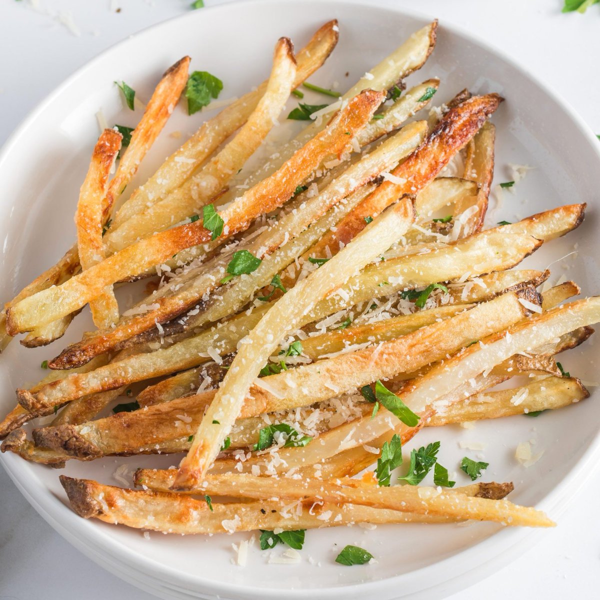 Melissa_MSSK's tweet image. These crispy Homemade French Fries in Air Fryer are a quick and easy side dish perfect for busy weeknights and casual meals. #homemadefrenchfries #frenchfries #fries #airfryer #dinner #sidedish melissassouthernstylekitchen.com/air-fryer-fren…