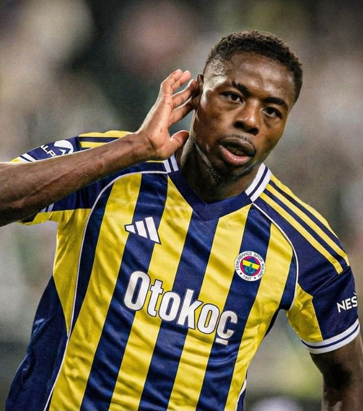 Jhon Duran, TFF'ye ödeyeceği 400 bin liralık cezanın amatör şubelerde futbol eğitimi gören gençlere verilmesi karşılığında 2 katı ödemeyi teklif etti.