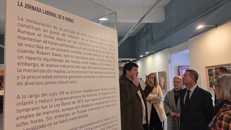 He visitado esta mañana en Guadalajara la exposición que rinde homenaje al fundador del PSOE Pablo Iglesias. Siempre, y más en momentos difíciles, hay que recordar y proteger los valores fundacionales más esenciales, la igualdad por encima de todo.