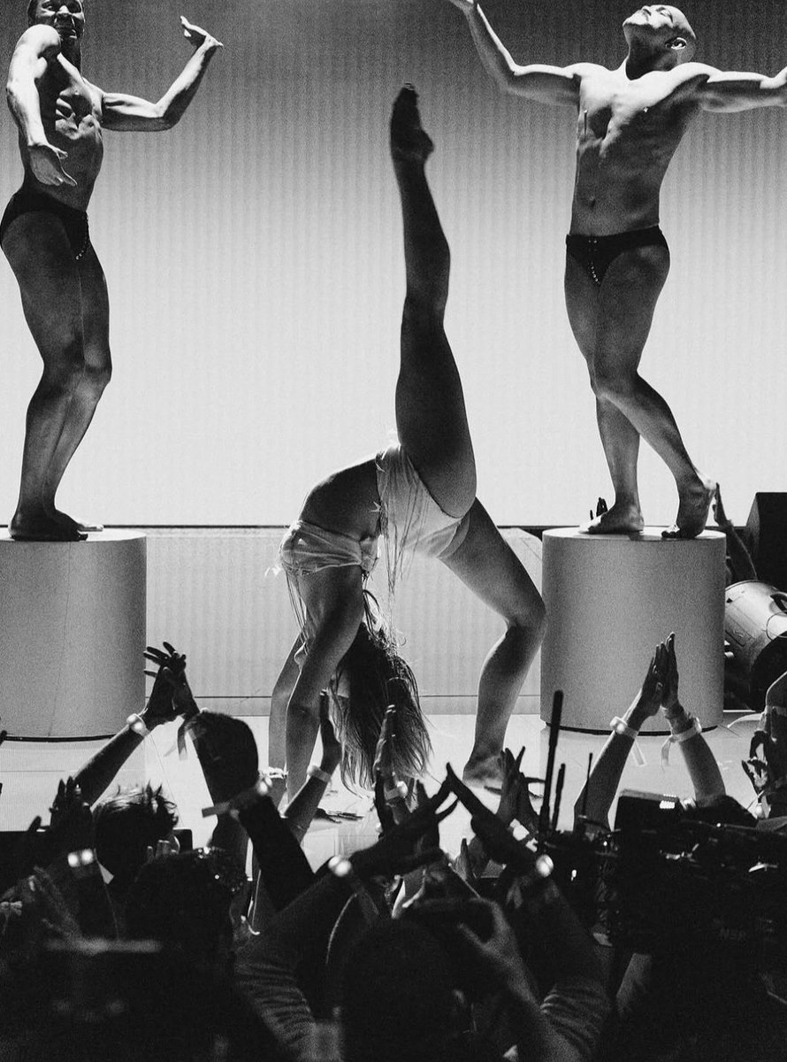 mcraewrld999's tweet image. the definition of iconic.