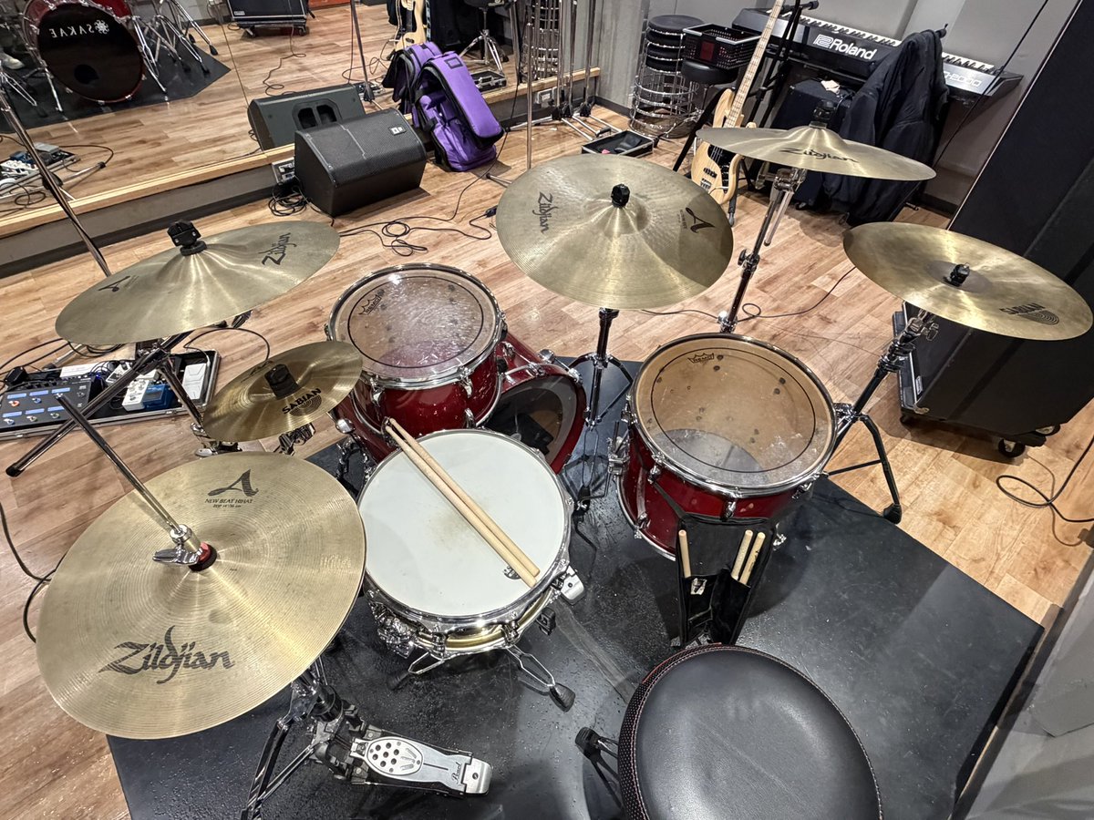 yohira解散前ラストリハ🥁

もうあとはやるだけ。

1/16 下北沢ERAにてyohira最後のステージを見に来てください。

自主サーキットイベント兼解散ライブという、始まる前からお腹いっぱいな1日です。笑

時間は21:20〜です！
まだ取り置きできます！
お待ちしております🙇‍♂️

#yohira