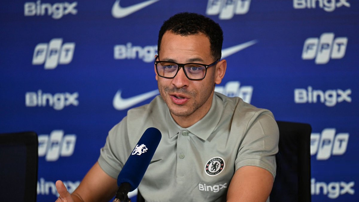 VibesFoot's tweet image. 🗣️ « 𝗡𝗢𝗨𝗦 𝗩𝗢𝗨𝗟𝗢𝗡𝗦 𝗧𝗢𝗨𝗧 𝗚𝗔𝗚𝗡𝗘𝗥. 𝗡𝗢𝗨𝗦 𝗔𝗩𝗢𝗡𝗦 𝗟’𝗘𝗙𝗙𝗘𝗖𝗧𝗜𝗙 𝗤𝗨’𝗜𝗟 𝗙𝗔𝗨𝗧 ! » 💙🏴󠁧󠁢󠁥󠁮󠁧󠁿

Reece James s'est exprimé sur l'ambition de Chelsea avec l'arrivée de Liam Rosenior chez les Blues. 👇

« 𝗡𝗼𝘂𝘀 𝗮𝘃𝗼𝗻𝘀 𝘂𝗻 𝗲𝗻𝘁𝗿𝗮𝗶̂𝗻𝗲𝘂𝗿…