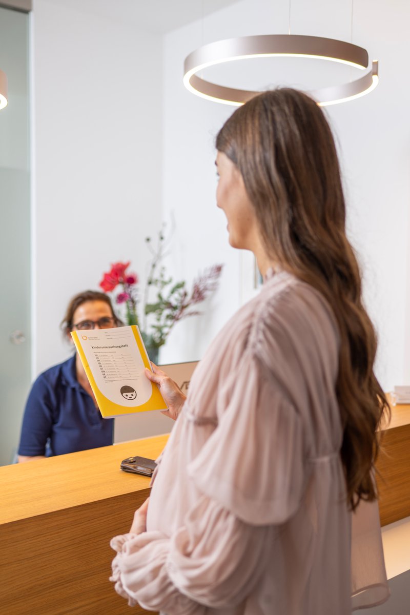 Wer schon ein gelbes U-Heft hat, muss das nicht austauschen. Für die seit Januar im U-Heft aufgeführten zahnärztlichen Untersuchen gibt es Einlegeblätter.
#UHeft #gelbehefte #Baby #Kleinkinder