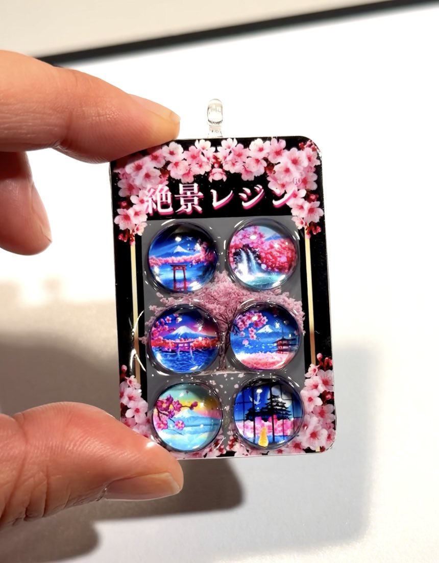 自然が刻んだ杉の瘤の模様を、レジンが永遠に封じ込めました。世界にひとつだけの作品 29 極上花梨瘤 | こぶた工房