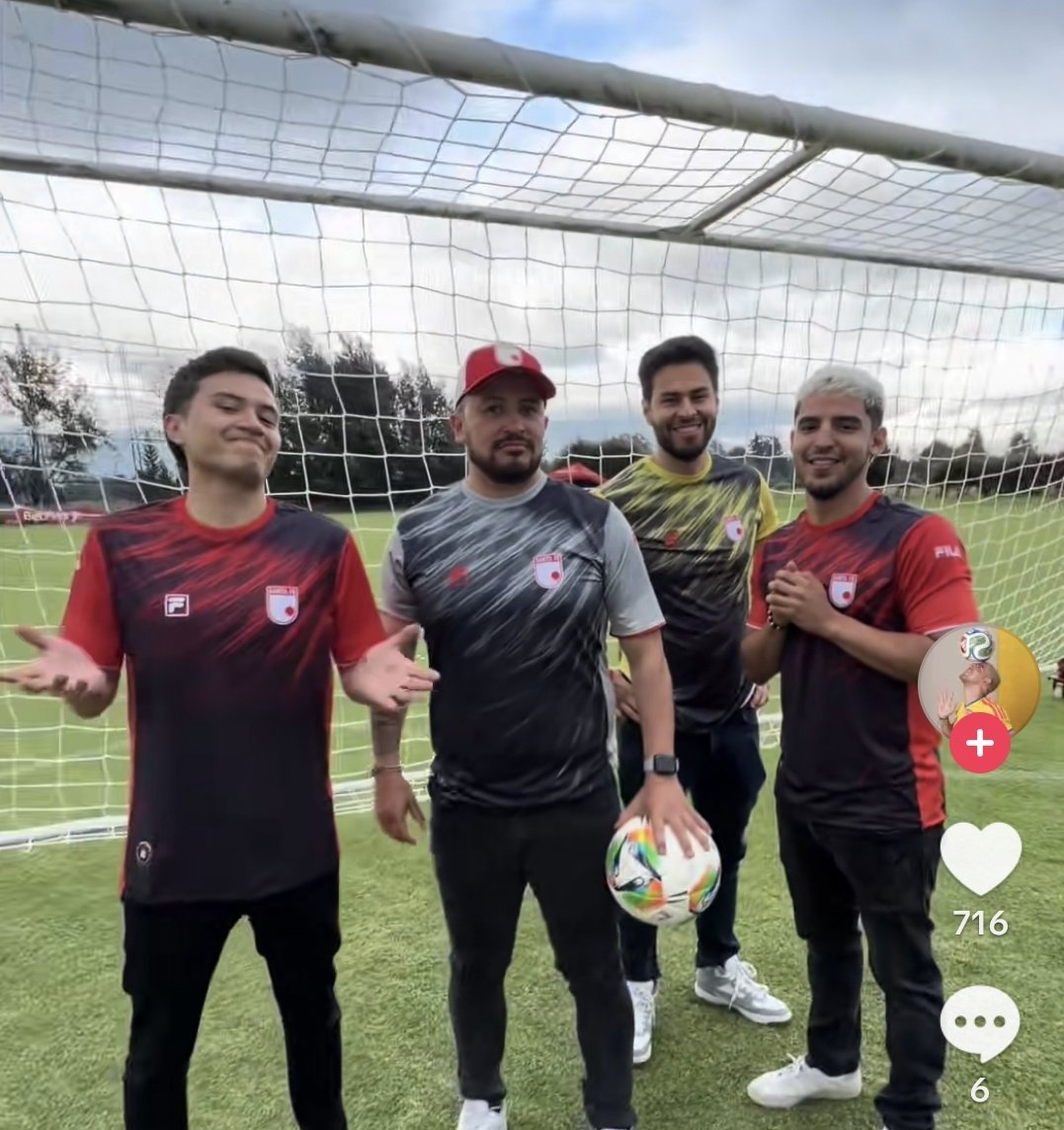 ElBusDePedroza's tweet image. Con razón están tan calladitos los hijueputas vendidos estos jaja