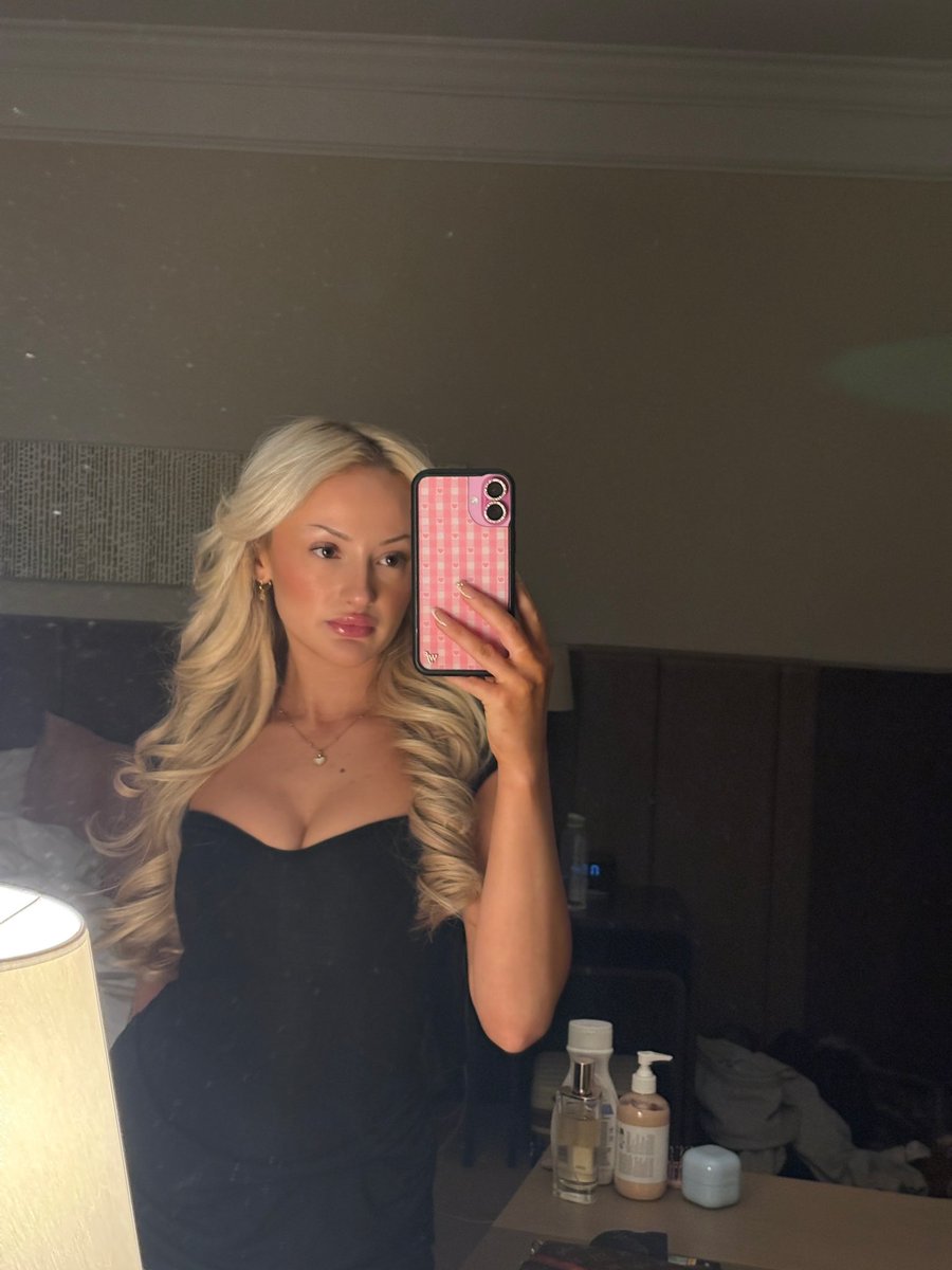 Fawkesie's tweet photo. attending the hltv awards truly inspired me to get more involved in our scene, but away from content creation…

i’ve developed a serious interest in broadcasting - such as presenting, hosting, interviewing and more! 

if any of my mutuals have any knowledge / advice - (cont.) https://t.co/R63fJzBtWG