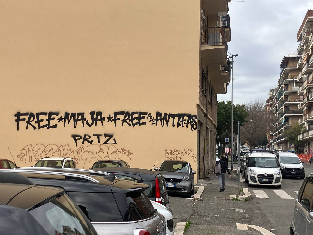 _danslarue_'s tweet photo. FREE MAJA FREE ALL ANTIFAS https://t.co/GwPbxuyZLm