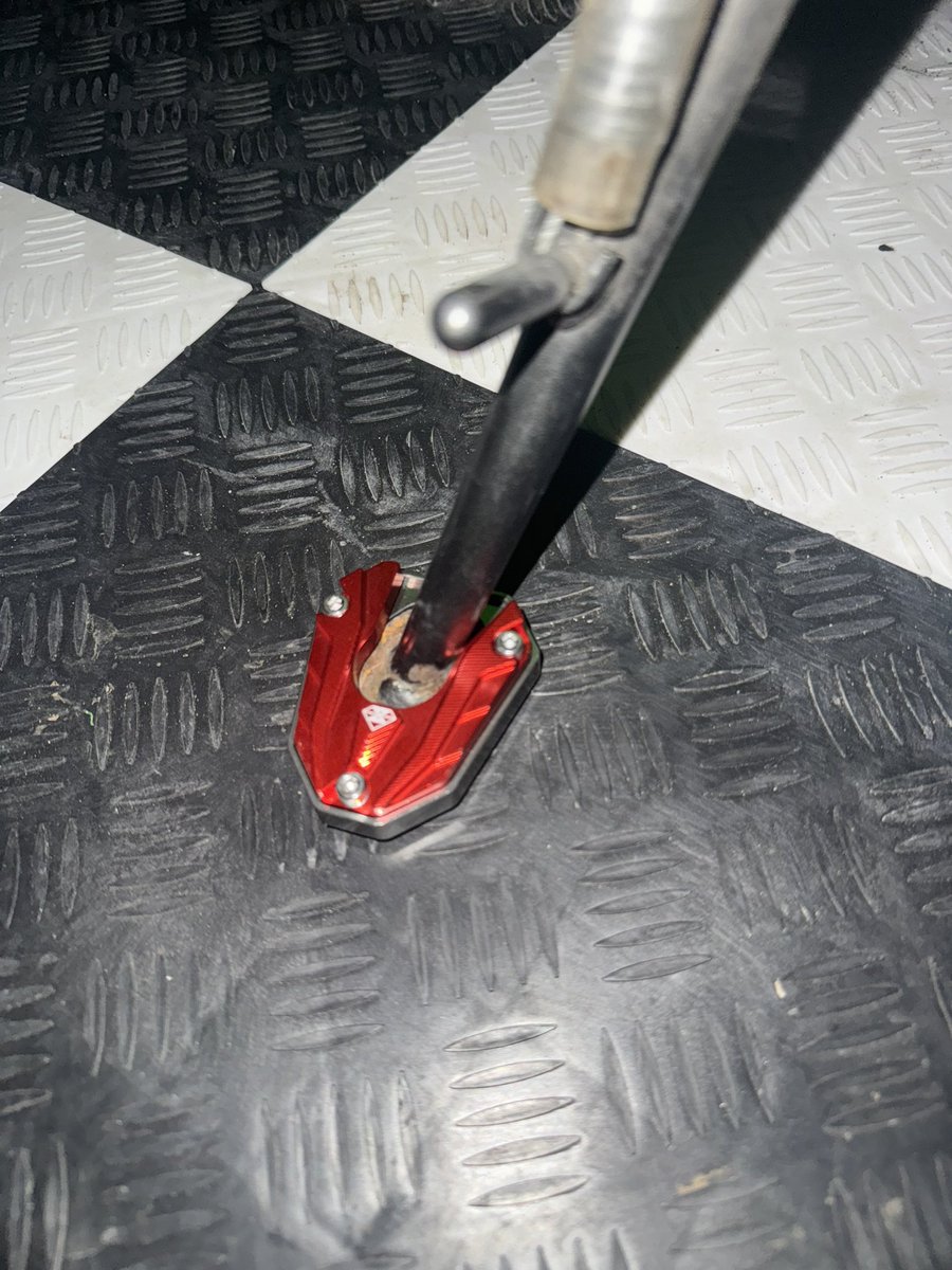 お洒落は足元から😀 って事で仕事から帰ってきて妻から荷物届いてたと