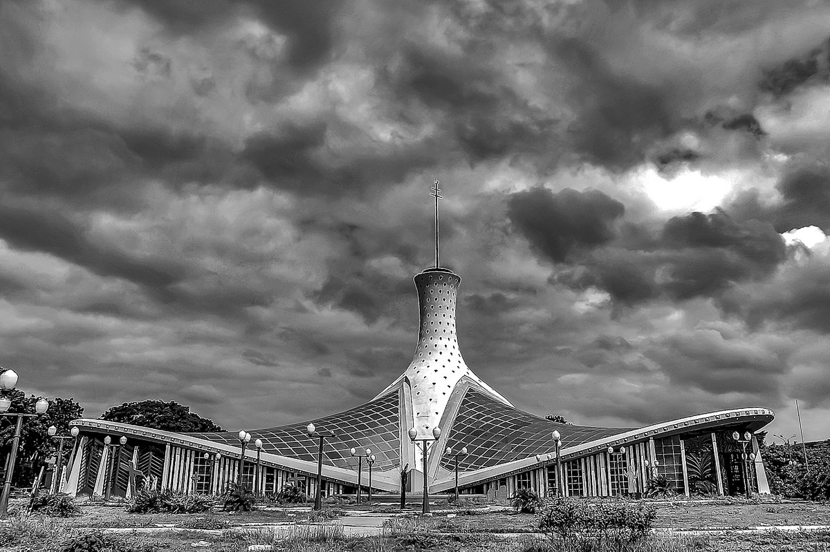 #14Ene Un día como hoy pero en 1969 es consagrada -y formalmente inaugurada- la Catedral de Nuestra Señora del Carmen de Barquisimeto (Catedral Metropolitana de Barquisimeto) en Venezuela.