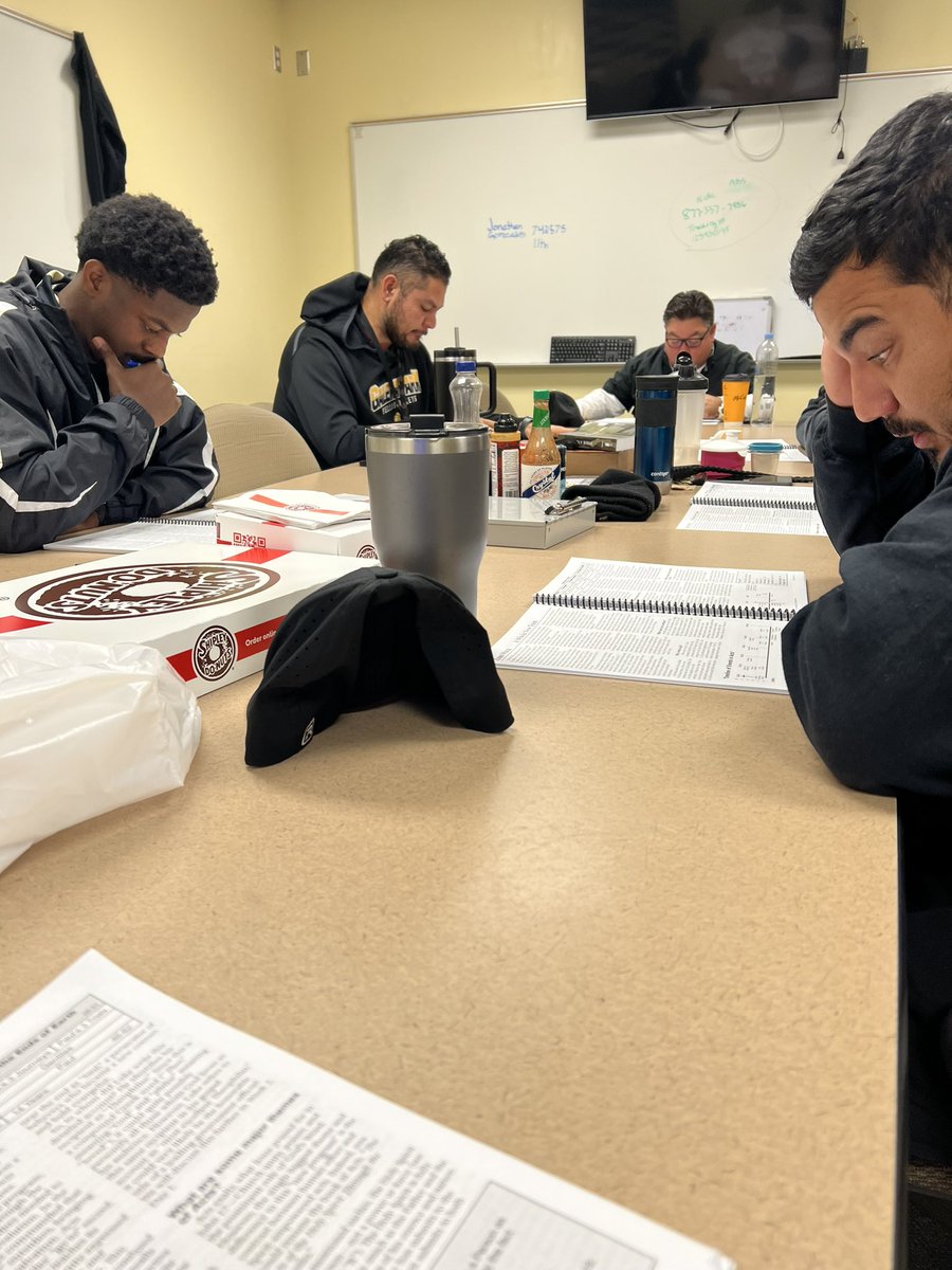 CoachMo2000's tweet image. Looking forward to this semester’s Coaches Outreach study! “A Whole New Team” The Fellowship Squad is back together! @GPHS_Athletics @CoachesOutreach