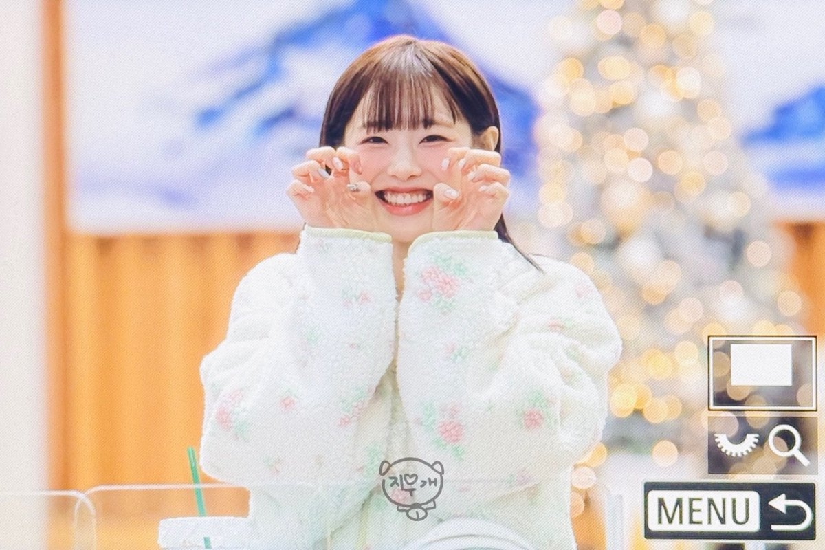 eraser_chuu's tweet image. 260114 우리 강아지 네일 바꾸고 왔다니까 댓글 예쁘게 달아라 🐶

#CHUU #츄 #김지우 @chuu_atrp