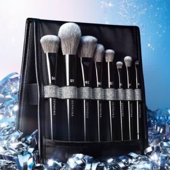 beautime_store's tweet image. Pre 🍀 SEPHORA COLLECTION Moving Lights Pro 8-Piece Brush Set (Holiday Limited Edition)

ขนแปรงนุ่มละมุน เกลี่ยเครื่องสำอางได้เนียน ไม่บาดผิว แถมจับถนัดมือ ใช้ง่ายทุกลุค

ประกอบด้วยแปรง 8 ชิ้น + กระเป๋าใส่แปรง

💓ราคา 420 บาท
⏰ปิดพรี 16/01 10.00น

#พรีออเดอร์ #sephora