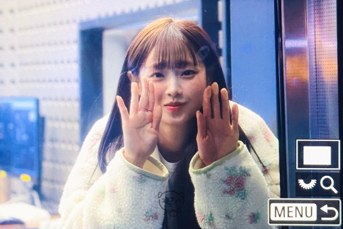 eraser_chuu's tweet image. 260114 창문츄 ( *ฅ́˘ฅ̀*)

#CHUU #츄 #김지우 @chuu_atrp