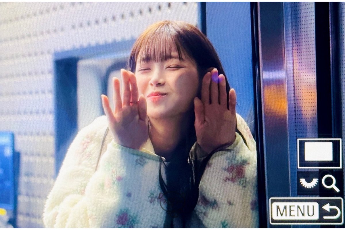 eraser_chuu's tweet image. 260114 창문츄 ( *ฅ́˘ฅ̀*)

#CHUU #츄 #김지우 @chuu_atrp