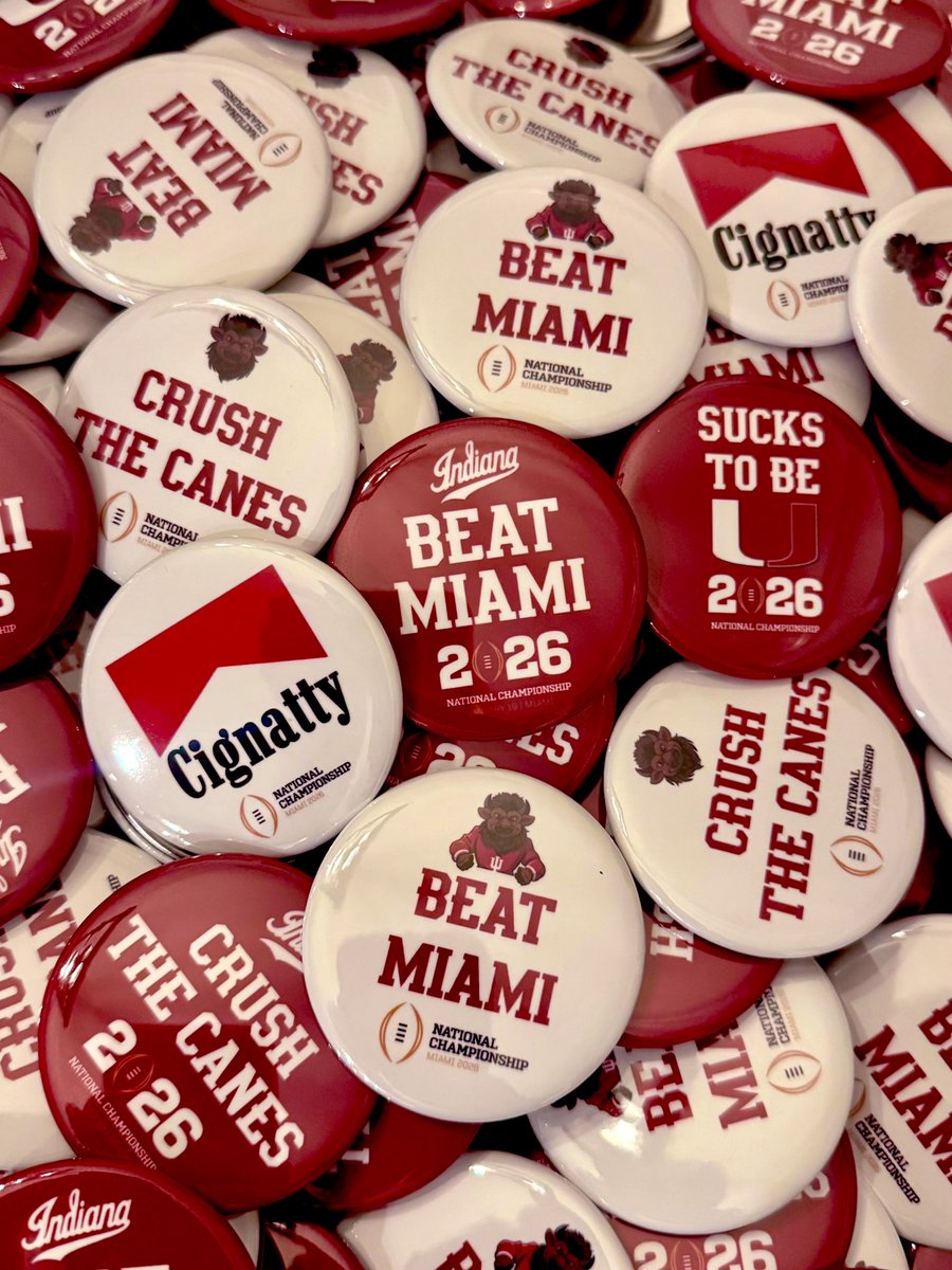 anpiu33's tweet photo. Can it just be Monday already?! 🌴🏈#cfbplayoff #neverdaunted https://t.co/k42ynqJ1xG