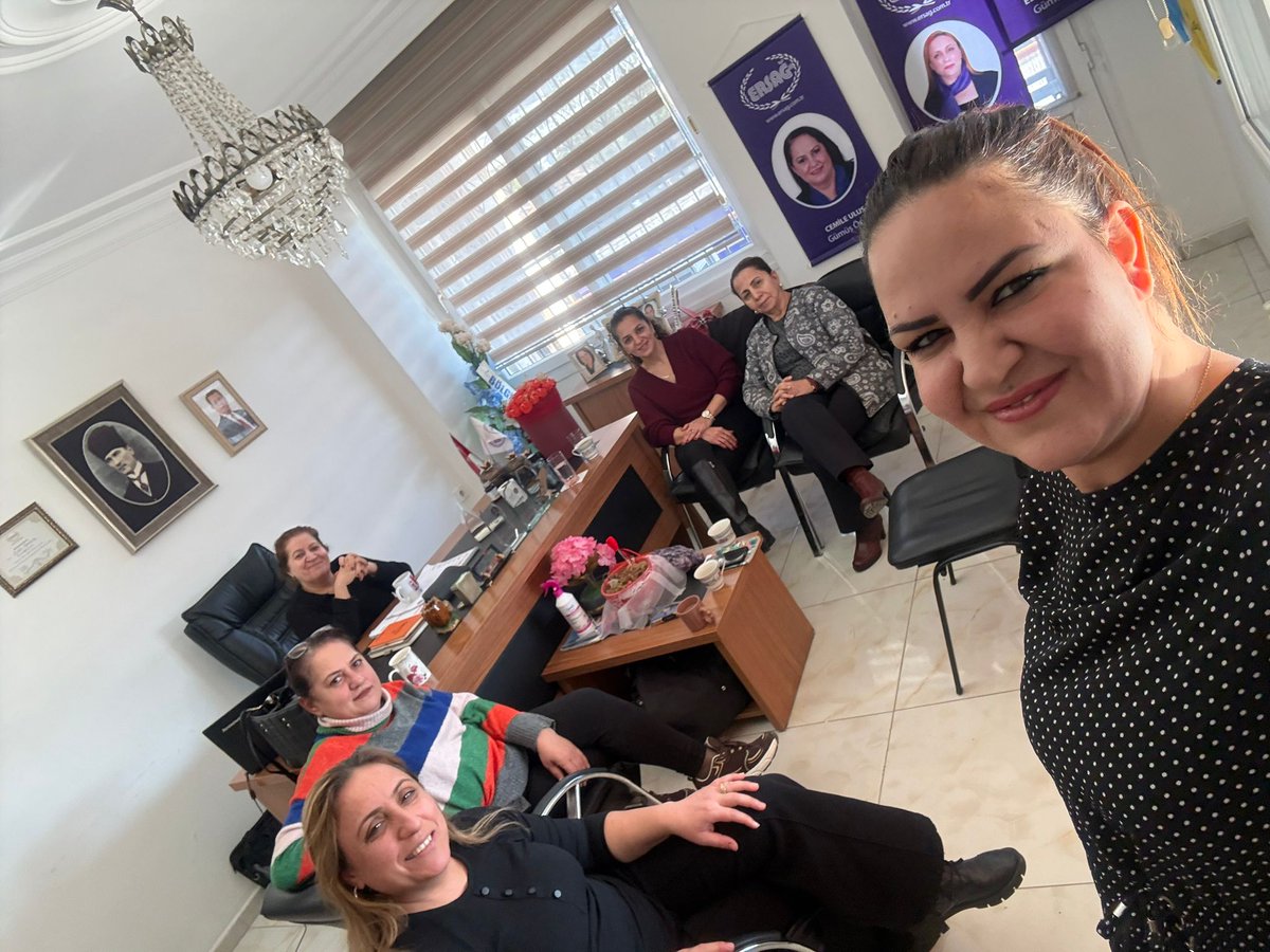 Ocak ayı müdürler toplantısı sonrası liderlerim ile istişare yapıldı 
hedefler konuldu 💐 yolunuz acık yolunuz müdürlük 👏💕💐 emeğinize sağlık
