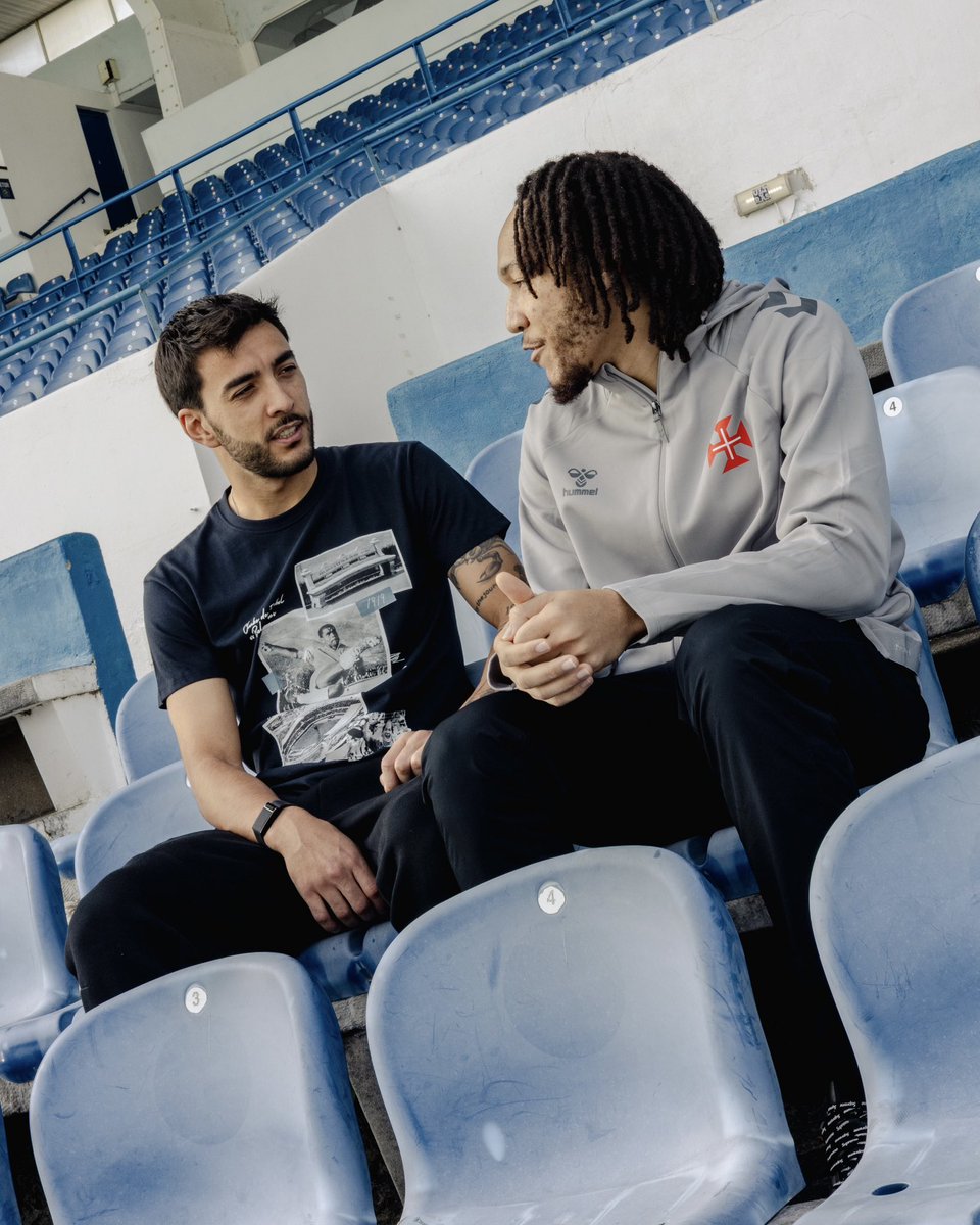 CFosBelenenses's tweet photo. 😍 História que se veste num 𝗲𝗻𝗰𝗼𝗻𝘁𝗿𝗼 𝗱𝗲 𝗺𝗼𝗱𝗮𝗹𝗶𝗱𝗮𝗱𝗲𝘀.
Esperamos por ti na #LojaAzul com peças que carregam orgulho por um #Belenenses que se vive todos os dias! 💙🙌
👉 Faz as tuas compras em https://t.co/cPUcFCMV2I #tweetpastel https://t.co/AD4SKuToDf