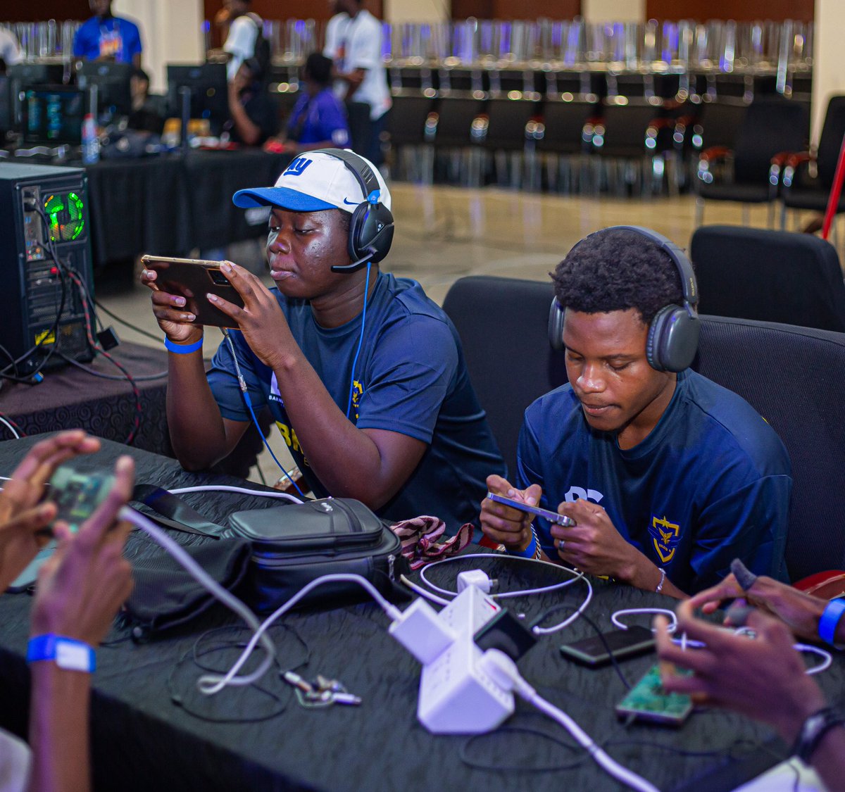 Locked in. Locked and loaded. 🎯🔥
Sharp plays, and nonstop intensity from the CODM tournament at Mash Harder PlayFest.

Catch the full CODM action and highlights on our YouTube ▶️
🎥 Watch on YT: youtu.be/-oZvegNpWX8

#PlayFest #MashHarder #CODM #EsportsAfrica #MobileEsports