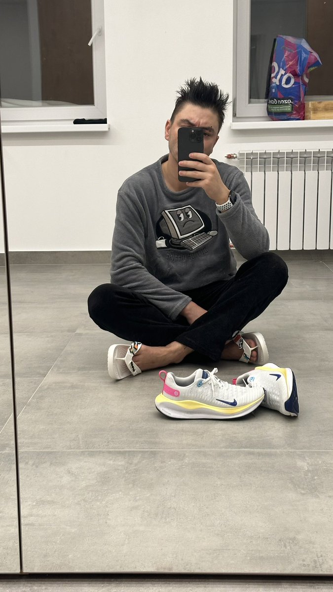 Live__stark's tweet image. Ебать конечно как я хочу ща в -30 врываться в город и завтра пол дня по городу метаться сука 🤌🏻 это последняя зима в России я не вывезу ещё одну нахуйблять спасибо дура