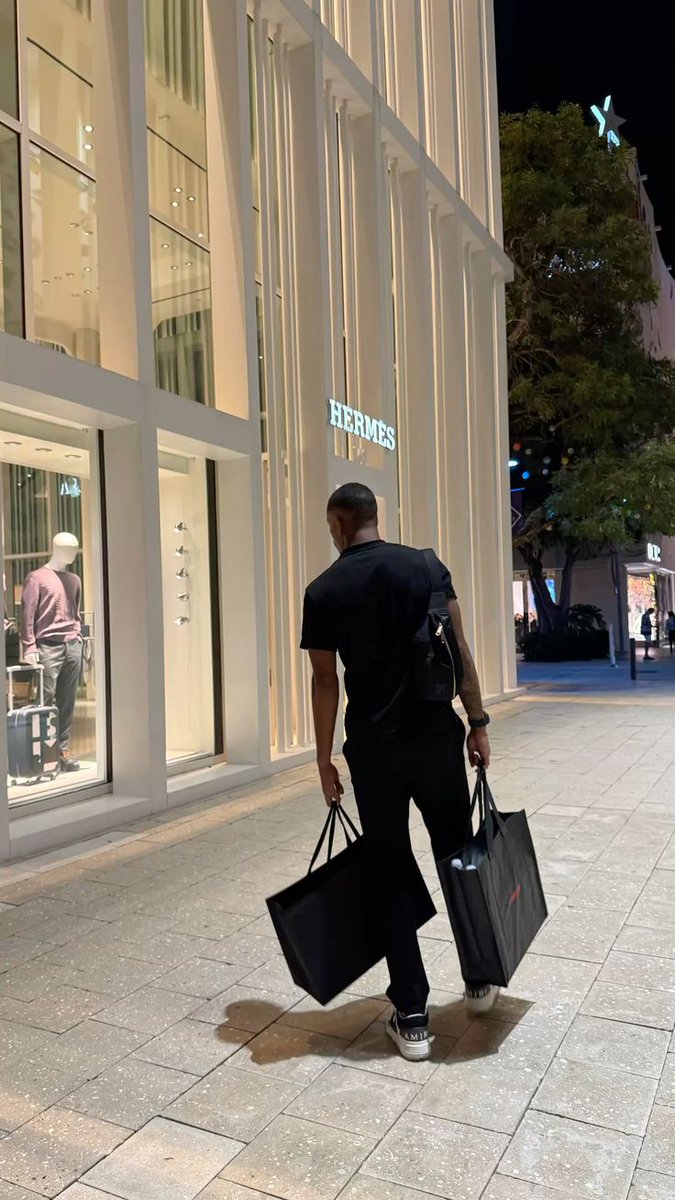 Within the next hour, you can drop your $SOL wallets to me.