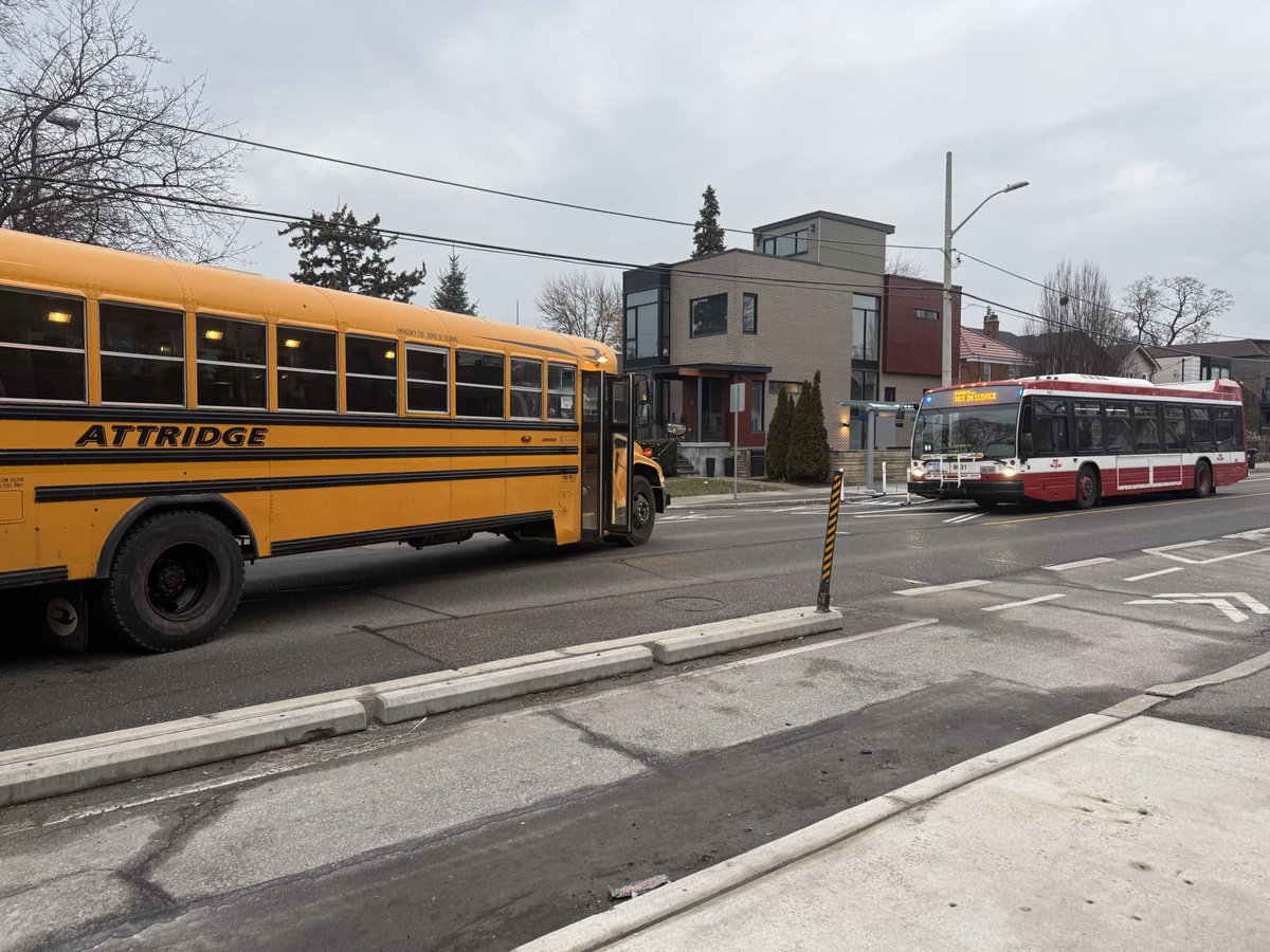izup's tweet photo. Broadview at Don Valley Drive minor accident blocking traffic in both directions https://t.co/Dna0QaSIzh