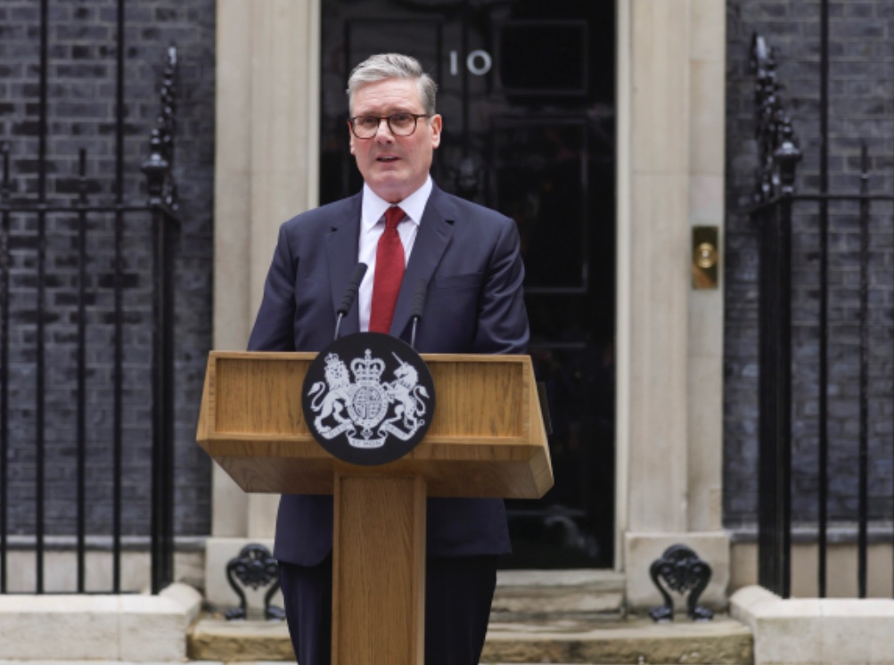 StevePowers_'s tweet image. 🚨BREAKING: Keir Starmer invites Maccabi Tel Aviv Ultras to 10 Downing Street for an evening of dancing and racist chanting💥