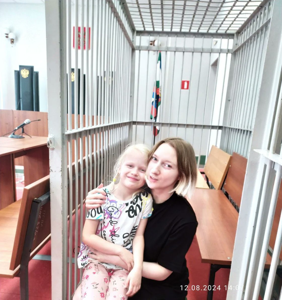 echofm_online's tweet image. Обвинение запросило 18 лет колонии для жительницы Тольятти Полины Евтушенко, обвиняемой в госизмене и оправдании терроризма

Такой срок по совокупности статей попросила назначить прокурор Антонина Долинина, сообщает издание Sota. По версии обвинения, 27-летняя Евтушенко склоняла…