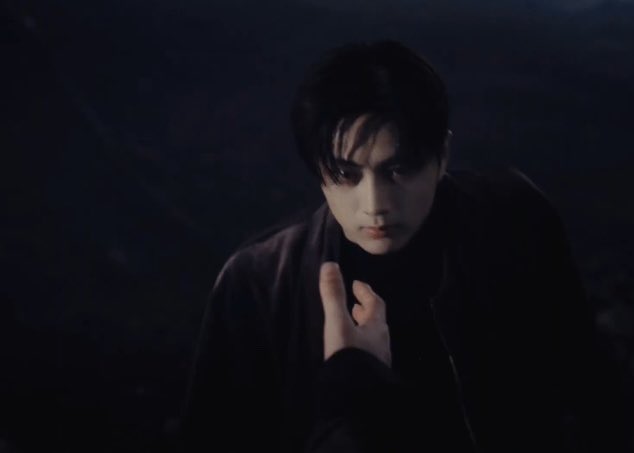 dailybnw's tweet image. WHAT IS GOING ON