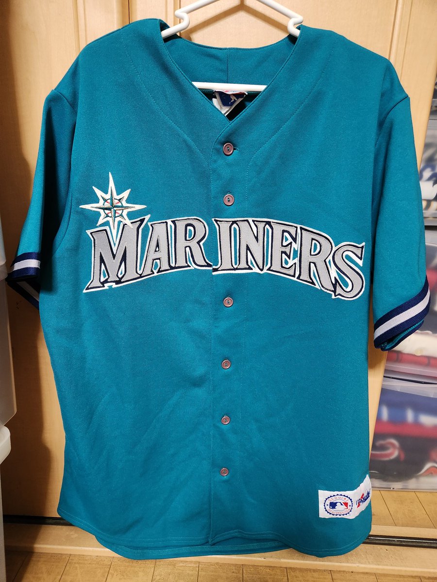 3ヶ月前から欲しかったユニフォームがやっと買えた⭐ しかも40%オフ