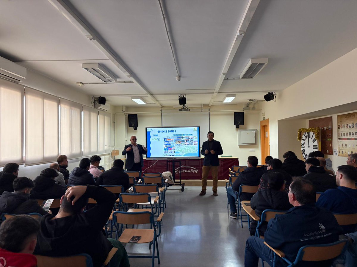 Ayer estuvimos, junto con <a href="/FundacionECOTIC/">ECOTIC</a> Clima, en el <a href="/IESSIERRADEARAS/">IES SIERRA DE ARAS</a>, llevando el "Programa ECO-Instaladores" al #gradomedio de instalaciones #frigoríficas y climatización♻️ 

#RAEE #sosteniblidad #economiacircular #instaladores #RITE

Más info👇
fael.es/fael-junto-con…