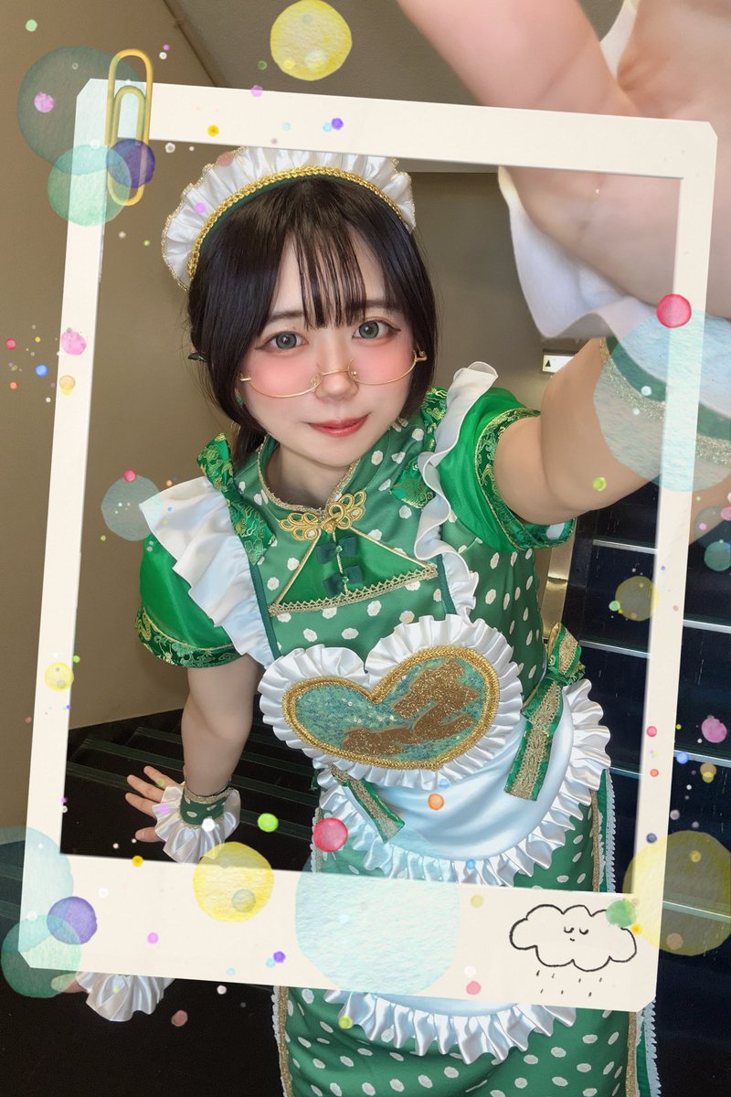 こうやって撮ればいつでもオタクのことよしよしできる^^!