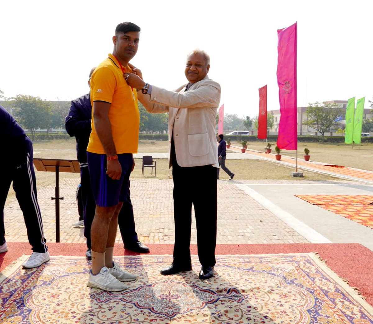 DATE- 14/01/2026 KO KABADDI PRATIYOGITA KA SAMAPAN SHRI MADAN KUMAR (DIG GC AMT) DVARA PURASKAR VITARAN KARATE HUYE.