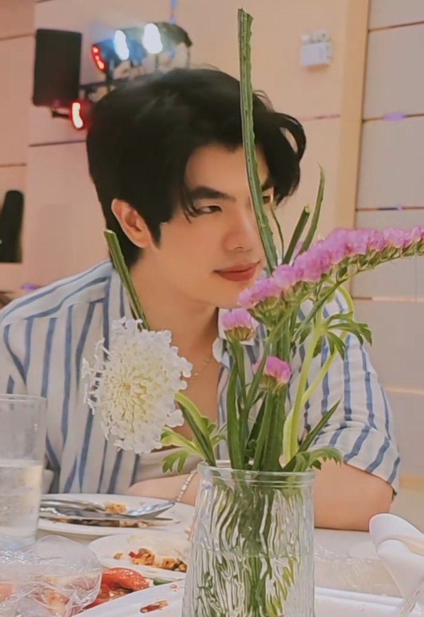 Handsome, very handsome and always handsome 😍🫠😳😭

<a href="/milephakphum/">mile phakphum</a> #MilePhakphum