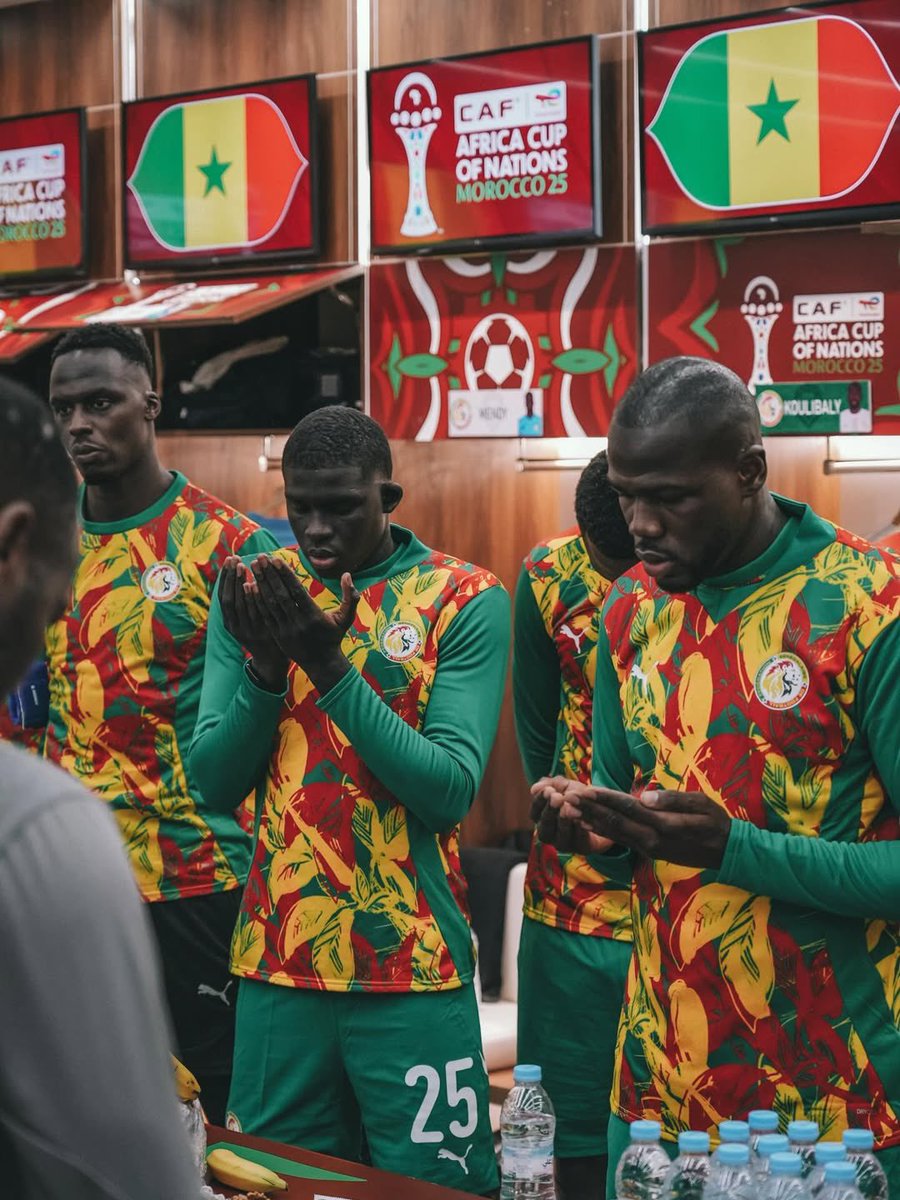 IncomprisSage's tweet photo. Qu’Allah nous accorde une belle victoire 🤲🏾! https://t.co/3hVAxcfEQY