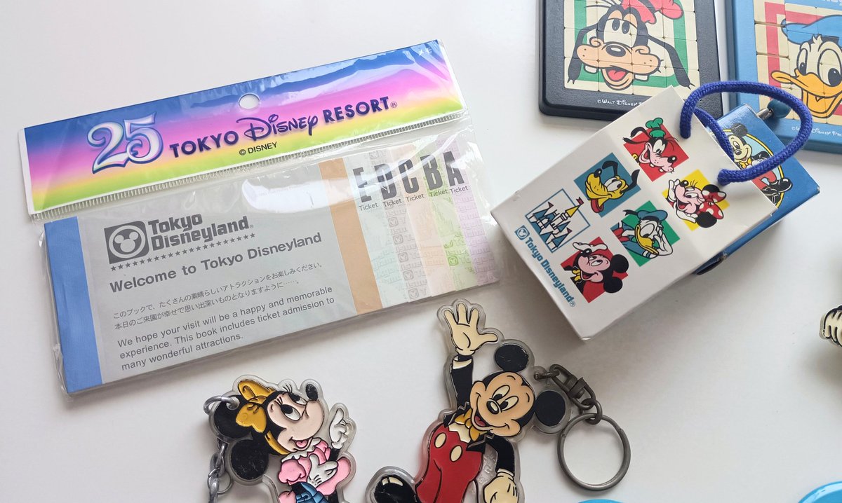 片付け日記⭐ 東京ディズニーランド オープン時のグッズです。当時