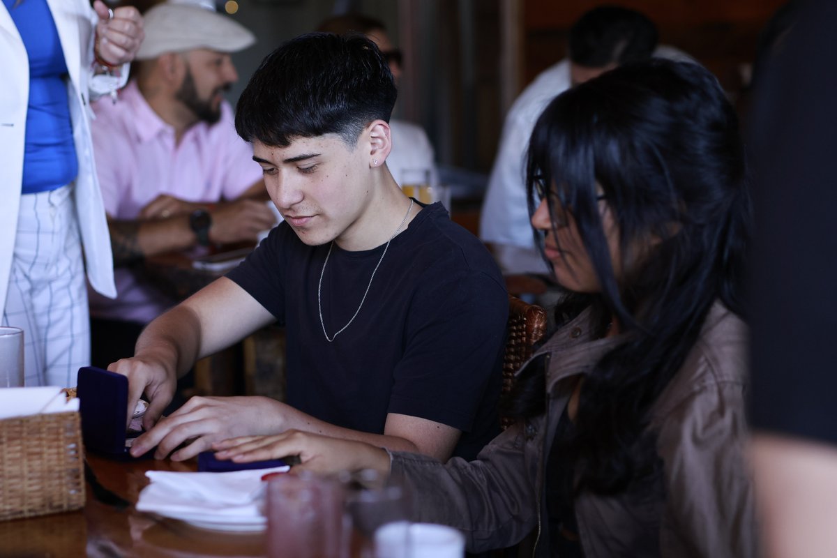 CorpColina's tweet image. 🎓 Orgullo para la educación pública de Colina
La alcaldesa Isabel Valenzuela reconoció a 6 estudiantes de liceos municipales que obtuvieron puntaje nacional en Matemática 1 PAES 2025–2026, reflejo del fortalecimiento de la educación comunal.